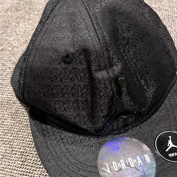 Brand new infant Jordan SnapBack hat. - Picture 2 of 3